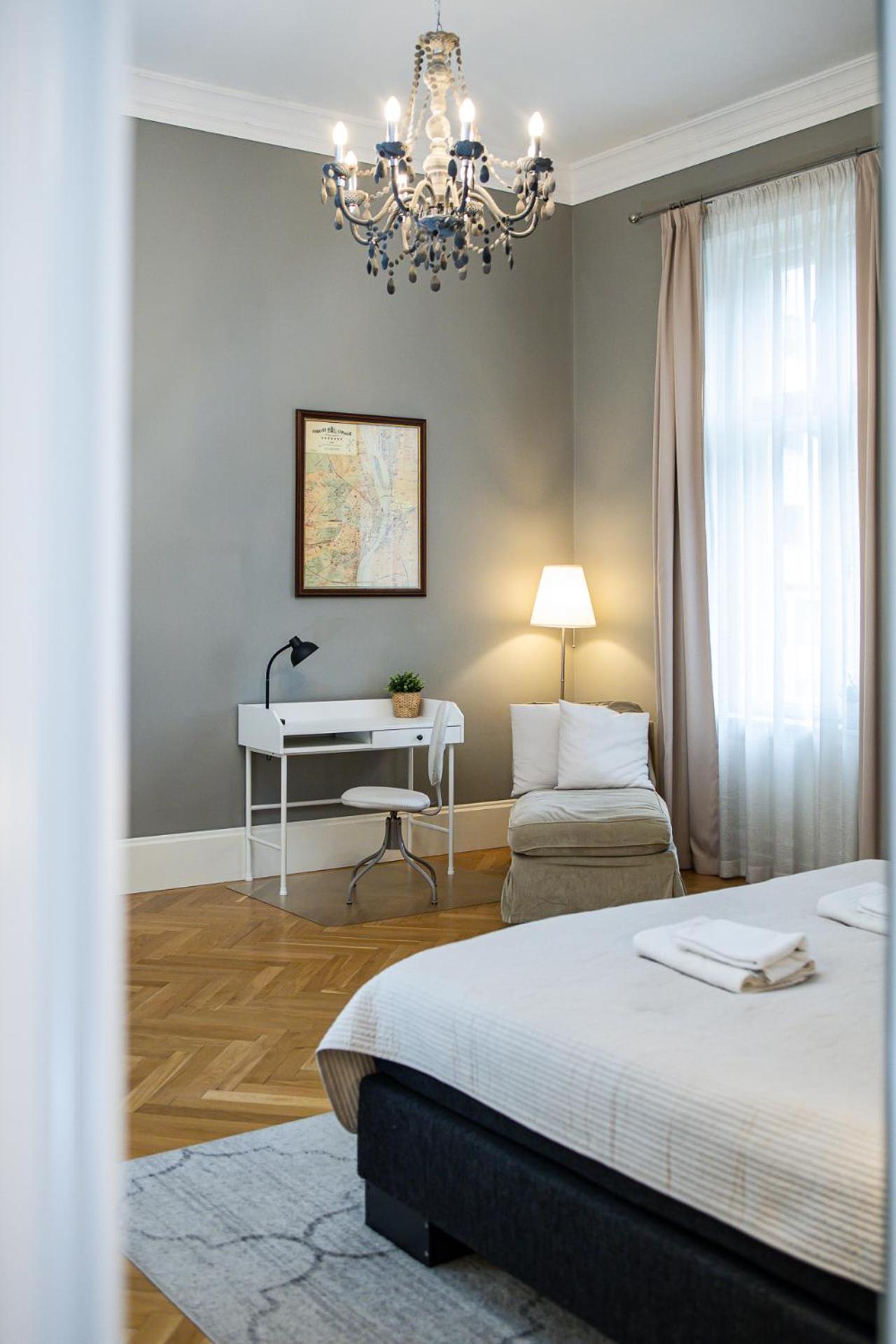 Spacious Victorian Residence By Grand Boulevard Budapest Bagian luar foto