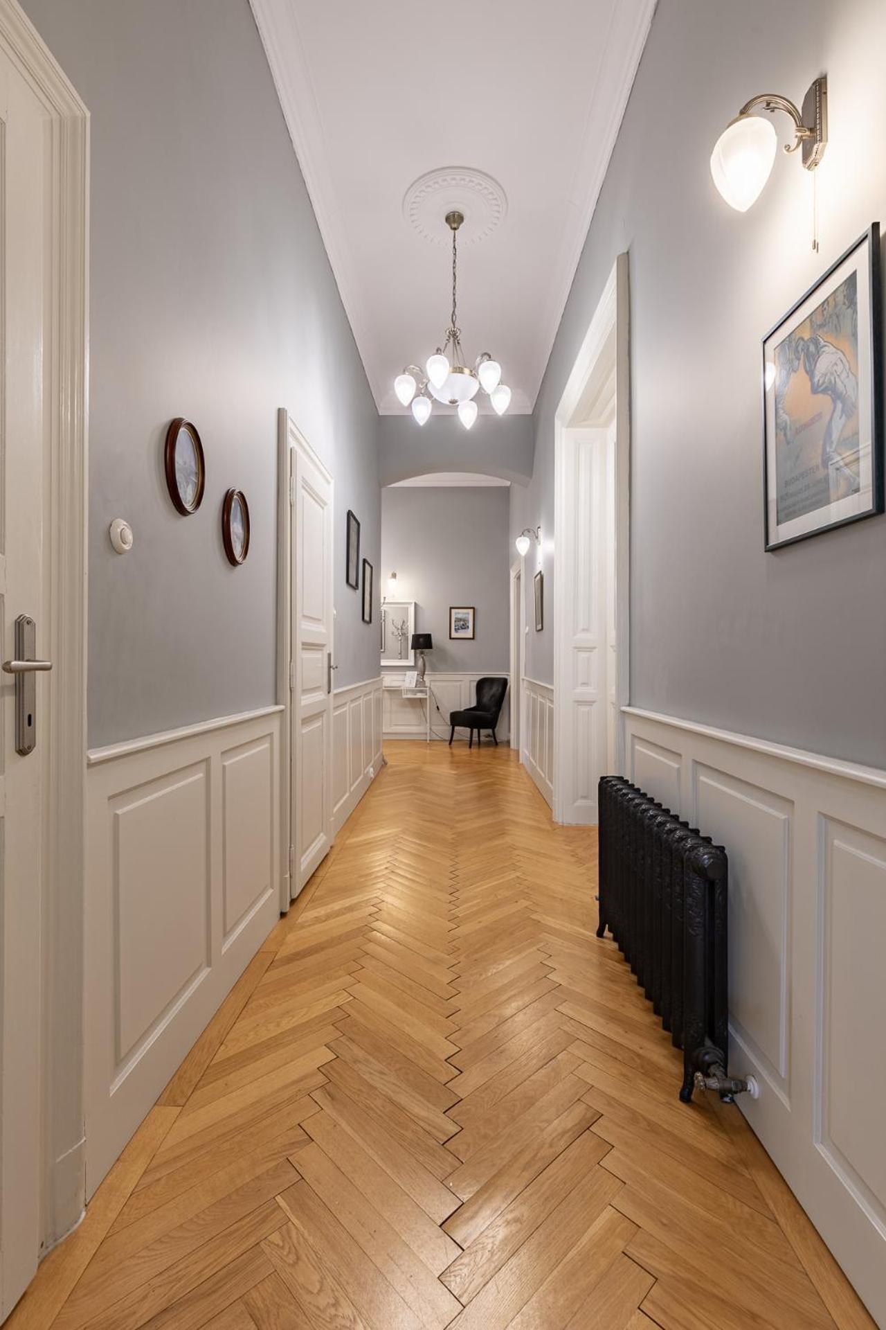 Spacious Victorian Residence By Grand Boulevard Budapest Bagian luar foto